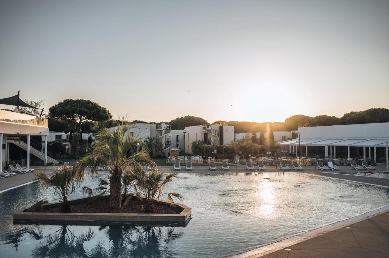 Belambra Clubs Port Camargue - Les Salins Hotel Льо Гро-дю-Роа Екстериор снимка